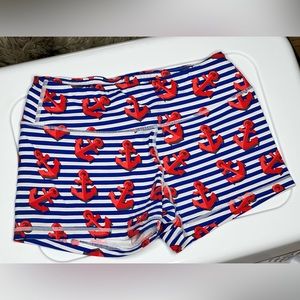 Woman’s savage barbell size small sailor short